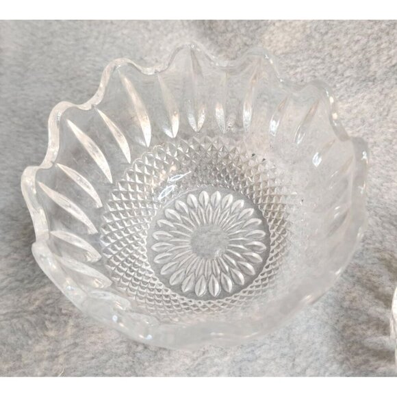 Glass Bowls Set Of 2 Decorative Serving Dishes Elegant Design Home Decor Collec - Picture 11 of 12